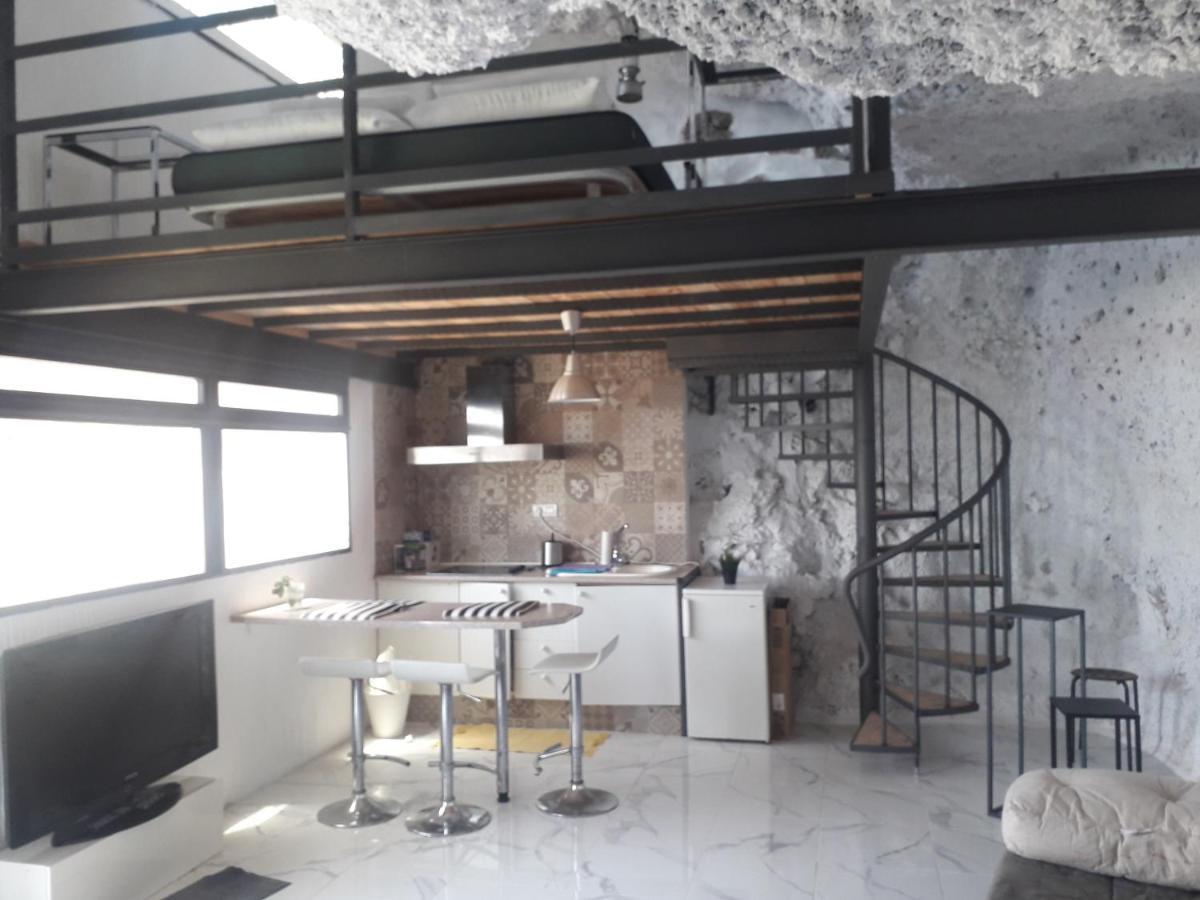 Villa Cueva Rural " Old London " With Jacuzzi And Swimming Pool à Santa-Cruz de Ténérife Extérieur photo